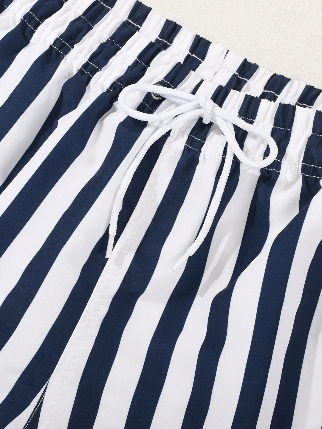 Men's Summer Short with Stripes and Drawstring