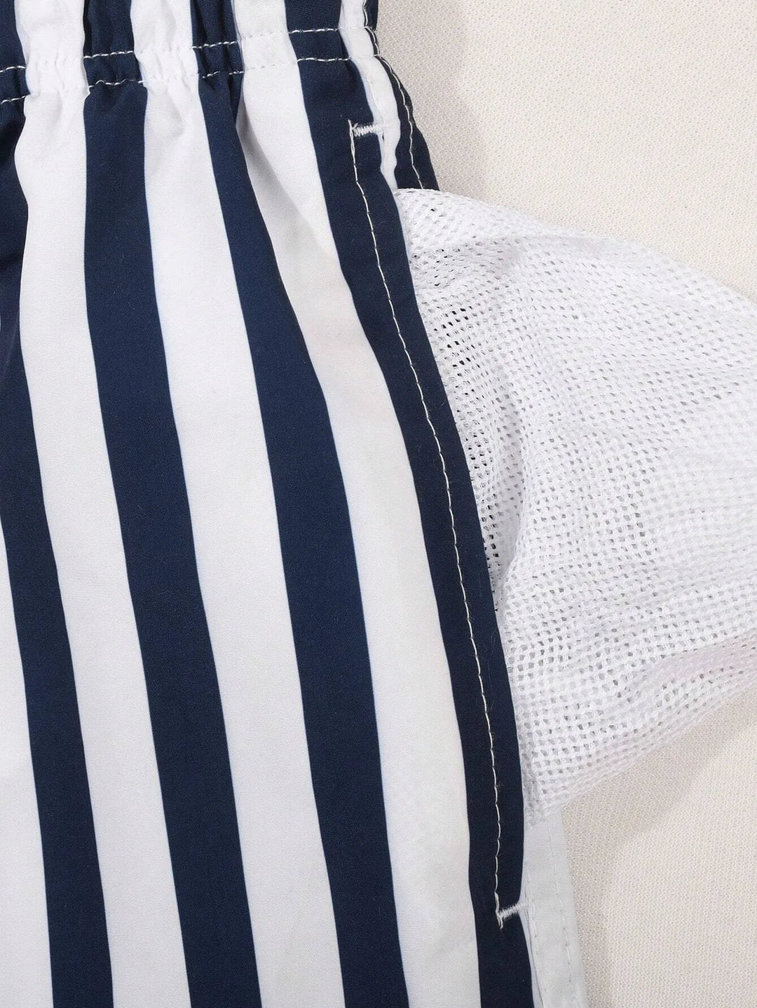 Men's Summer Short with Stripes and Drawstring